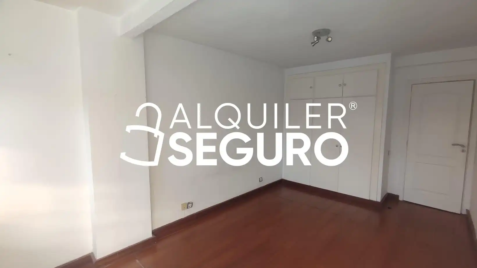 Dormitori de Pis de lloguer en Alcobendas amb Aire condicionat, Calefacció i Piscina