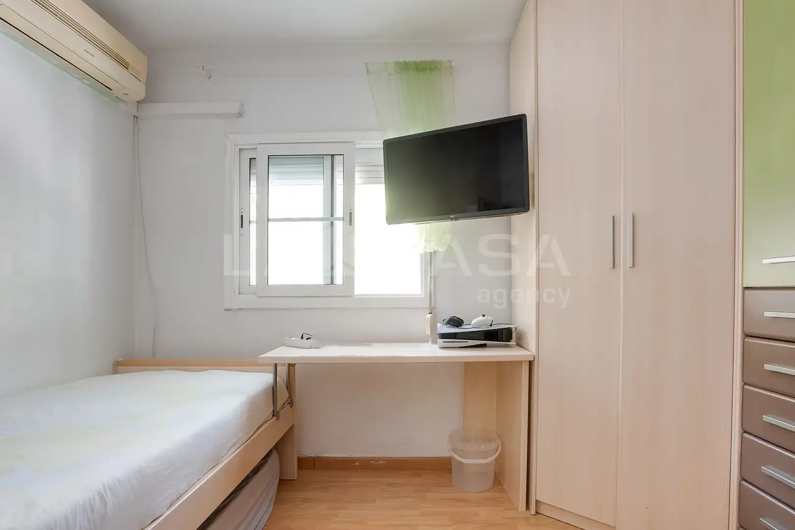 Dormitori de Casa o xalet en venda en Barcelona amb Aire condicionat, Calefacció i Forn