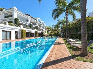 Apartament amb balcó en venda a Estepona Pueblo