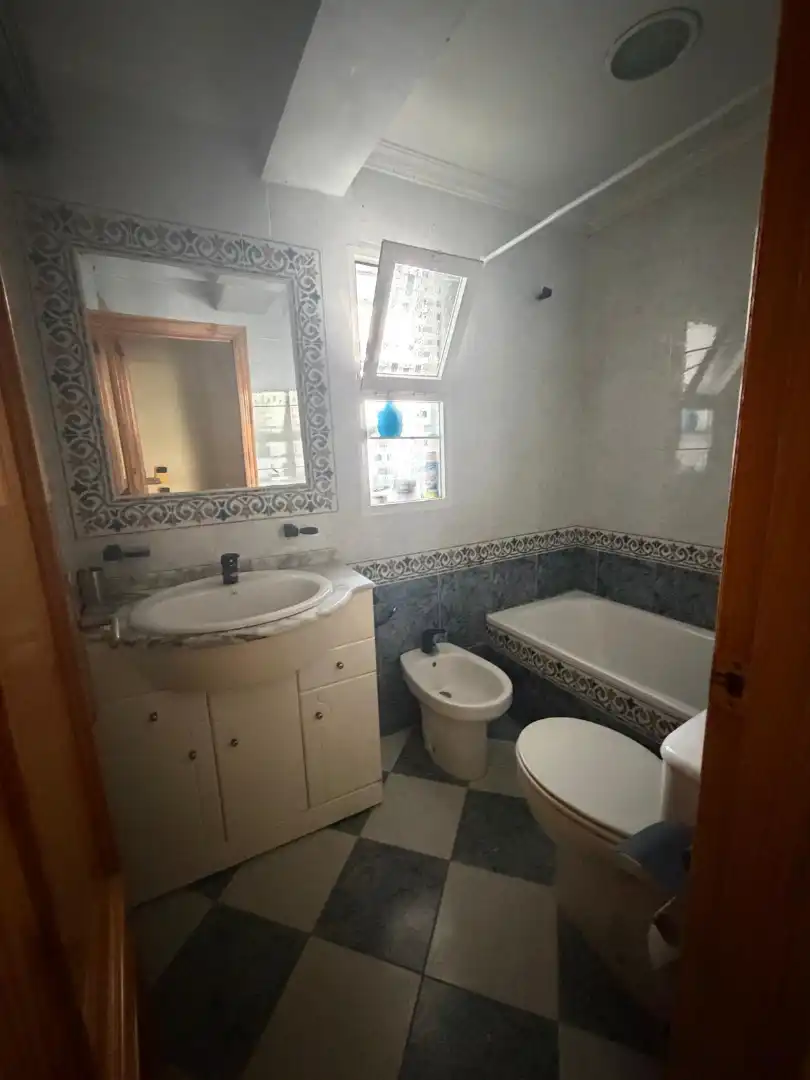 Bathroom of Flat for sale in Jaén  with Air Conditioner, Furnished and Balcony
