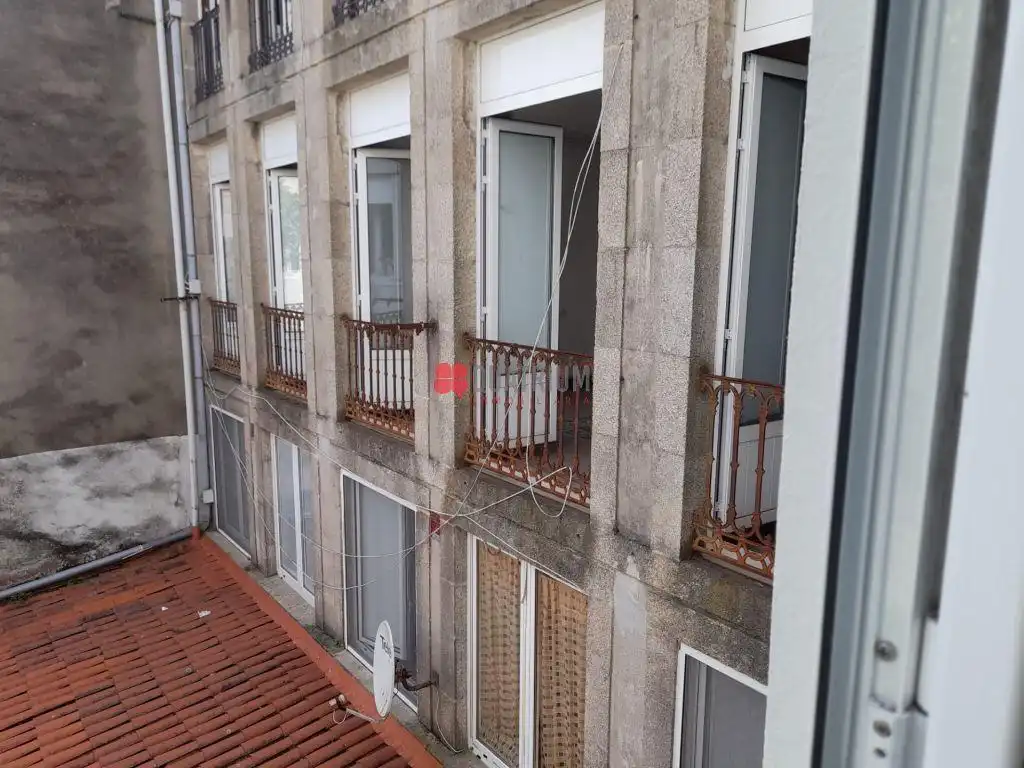 Vista exterior de Piso en venta en Santiago de Compostela  con Calefacción y Balcón