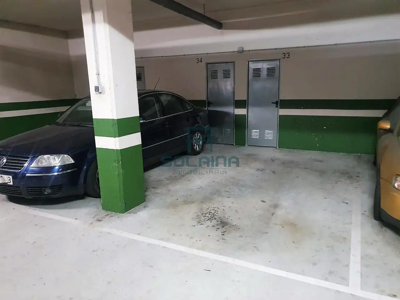 Aparcament de Apartament de lloguer en Ourense Capital  amb Calefacció, Traster i Moblat
