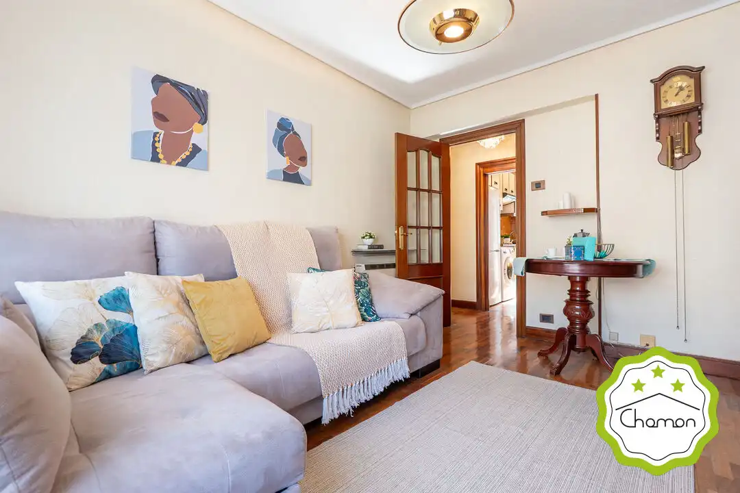 Sala de estar de Piso en venta en Bilbao  con Calefacción, Jardín privado y Amueblado
