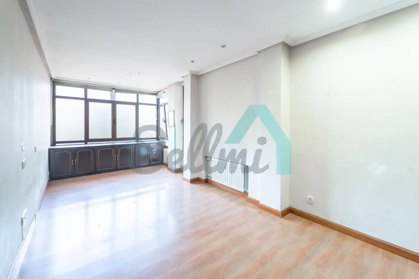 Sala de estar de Piso en venta en Oviedo  con Calefacción, Terraza y Trastero