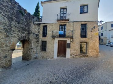 Casa amb jardí en venda a Úbeda