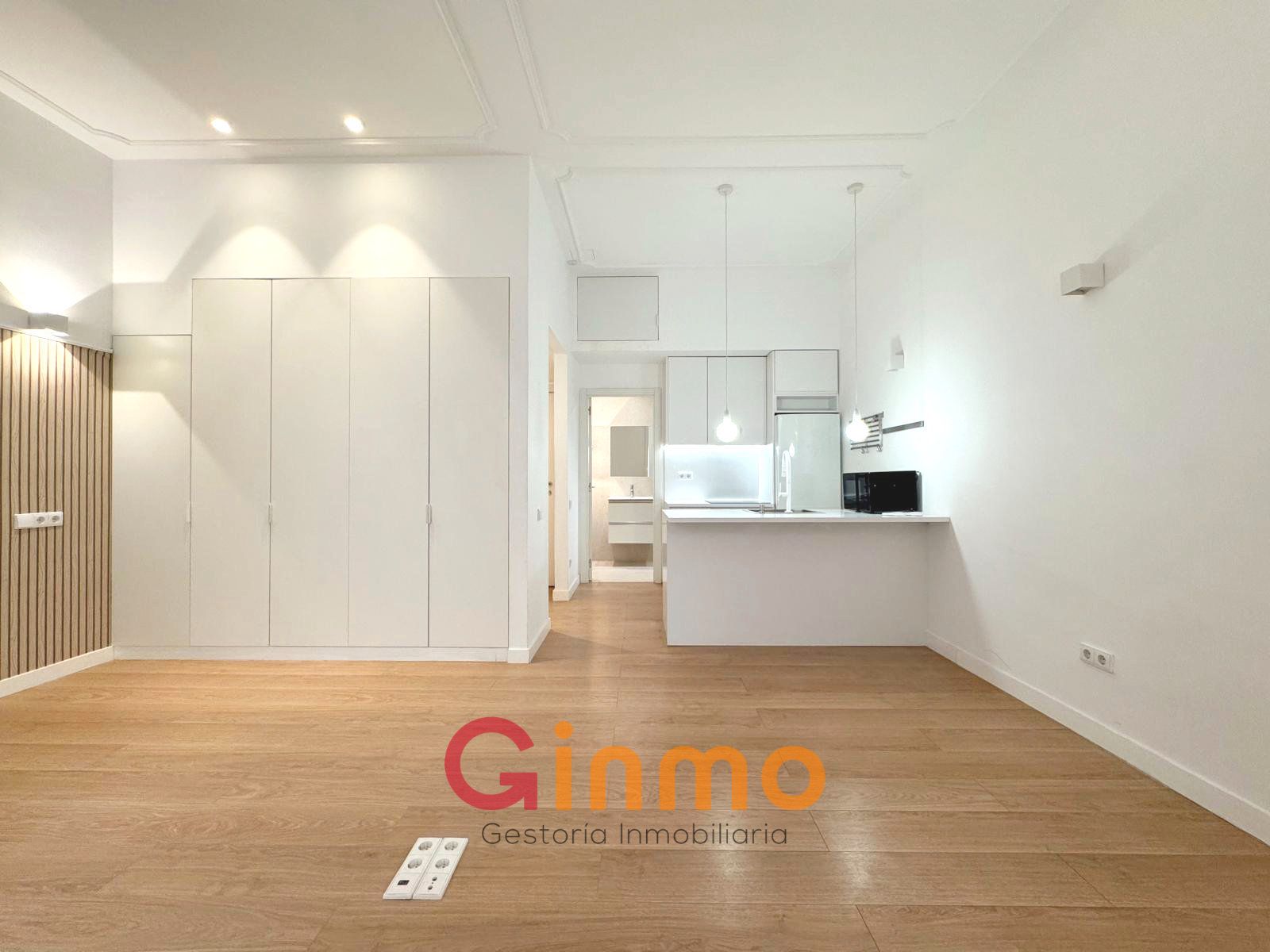 Sala de estar de Dúplex en venta en  Madrid Capital con Aire acondicionado, Calefacción y Terraza