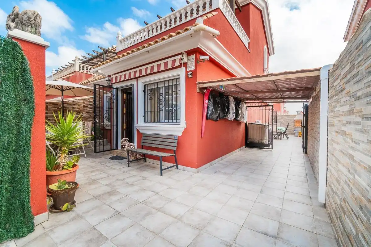 Vista exterior de Casa o chalet en venta en Orihuela con Aire acondicionado, Jardín privado y Trastero