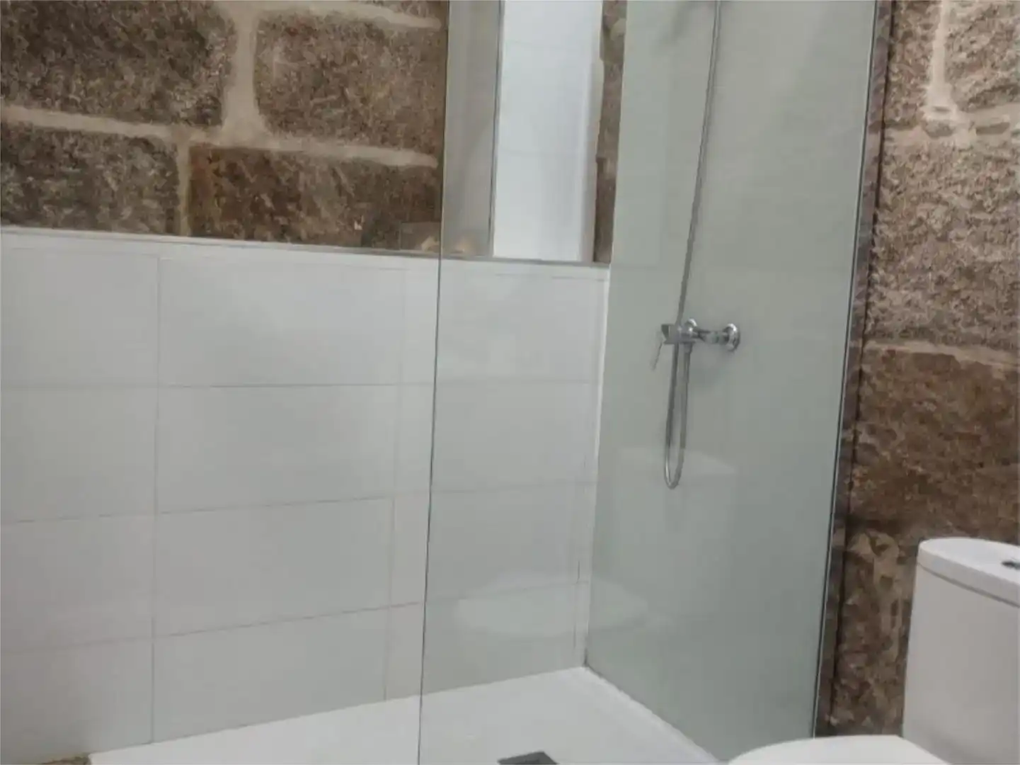 Bathroom of Apartments for rent in Vigo   with Furnished