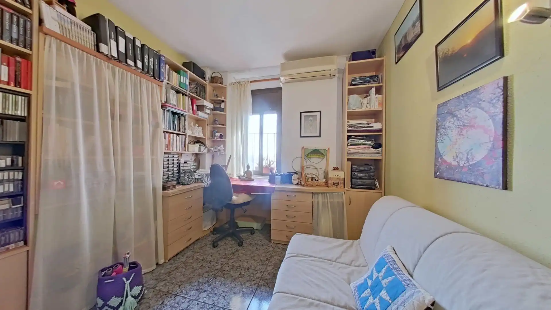 Dormitori de Àtic en venda en Sabadell amb Aire condicionat, Moblat i Balcó