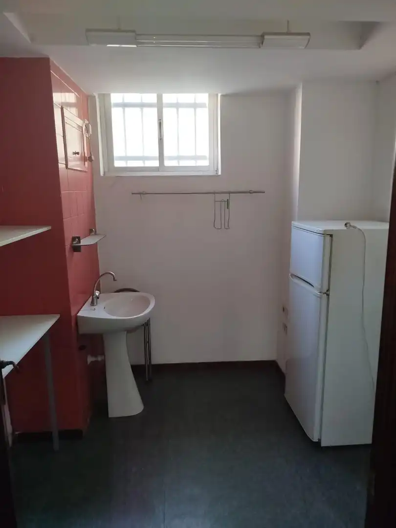 Baño de Local de alquiler en Cádiz con Aire acondicionado