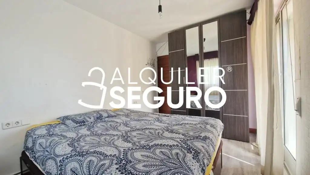 Bedroom of Flat for rent in Madrid  with Air Conditioner, Heating and Furnished