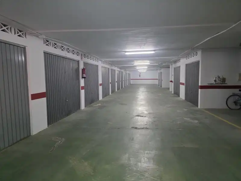 Parkplatz von Garage zum Verkauf in Cullera