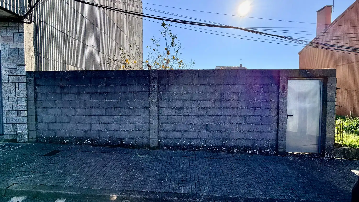 Vista exterior de Edifici en venda en Narón