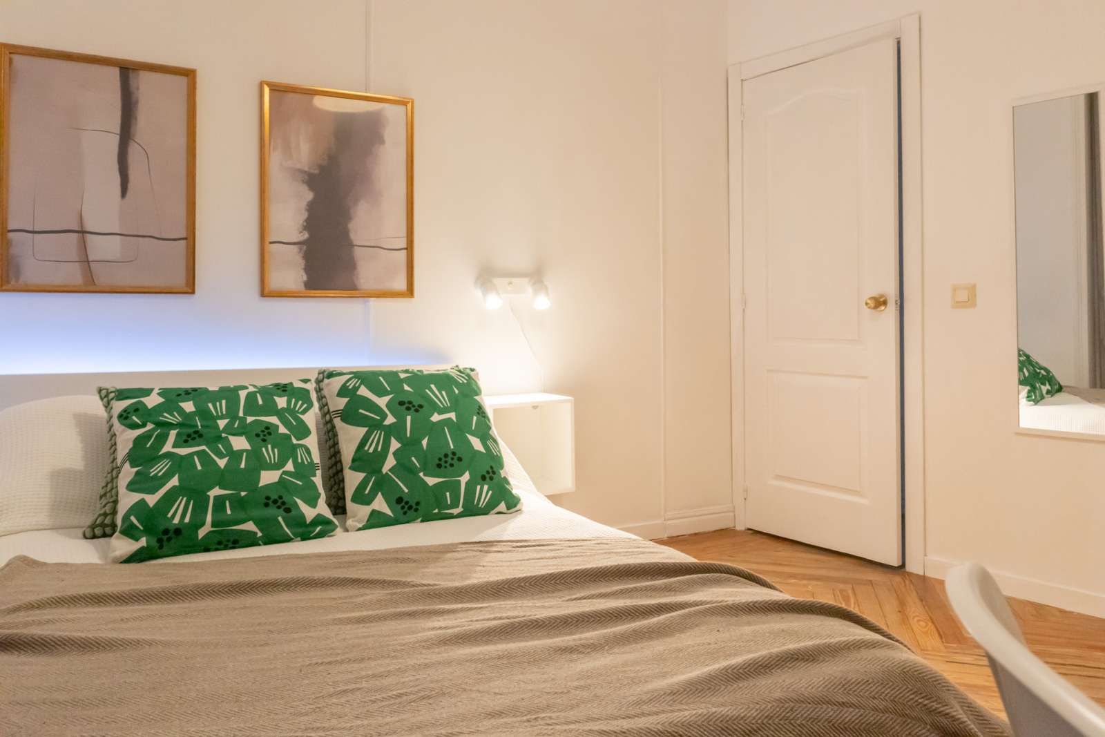 Bedroom of Flat to share in  Madrid Capital  with Air Conditioner, Terrace and Furnished