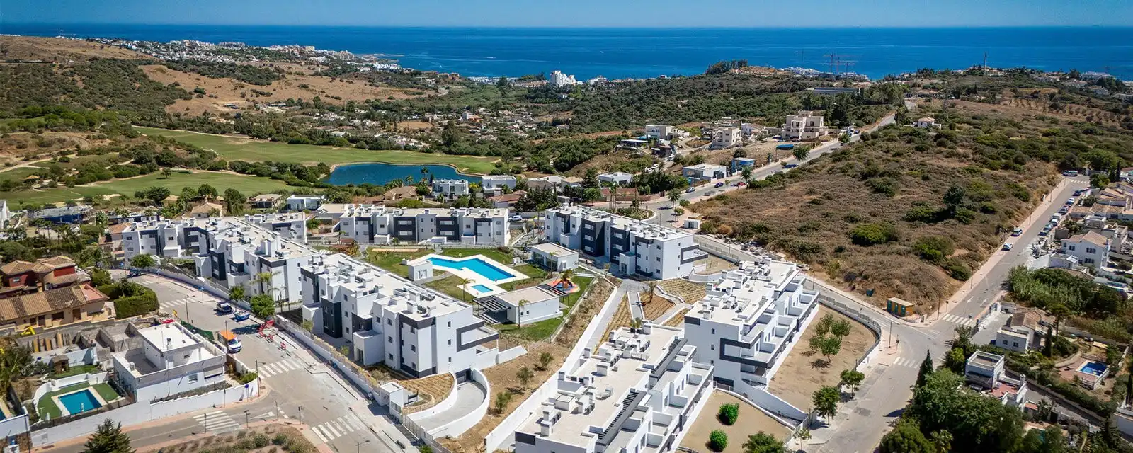 Vista exterior de Ático de alquiler en Estepona con Aire acondicionado, Calefacción y Terraza