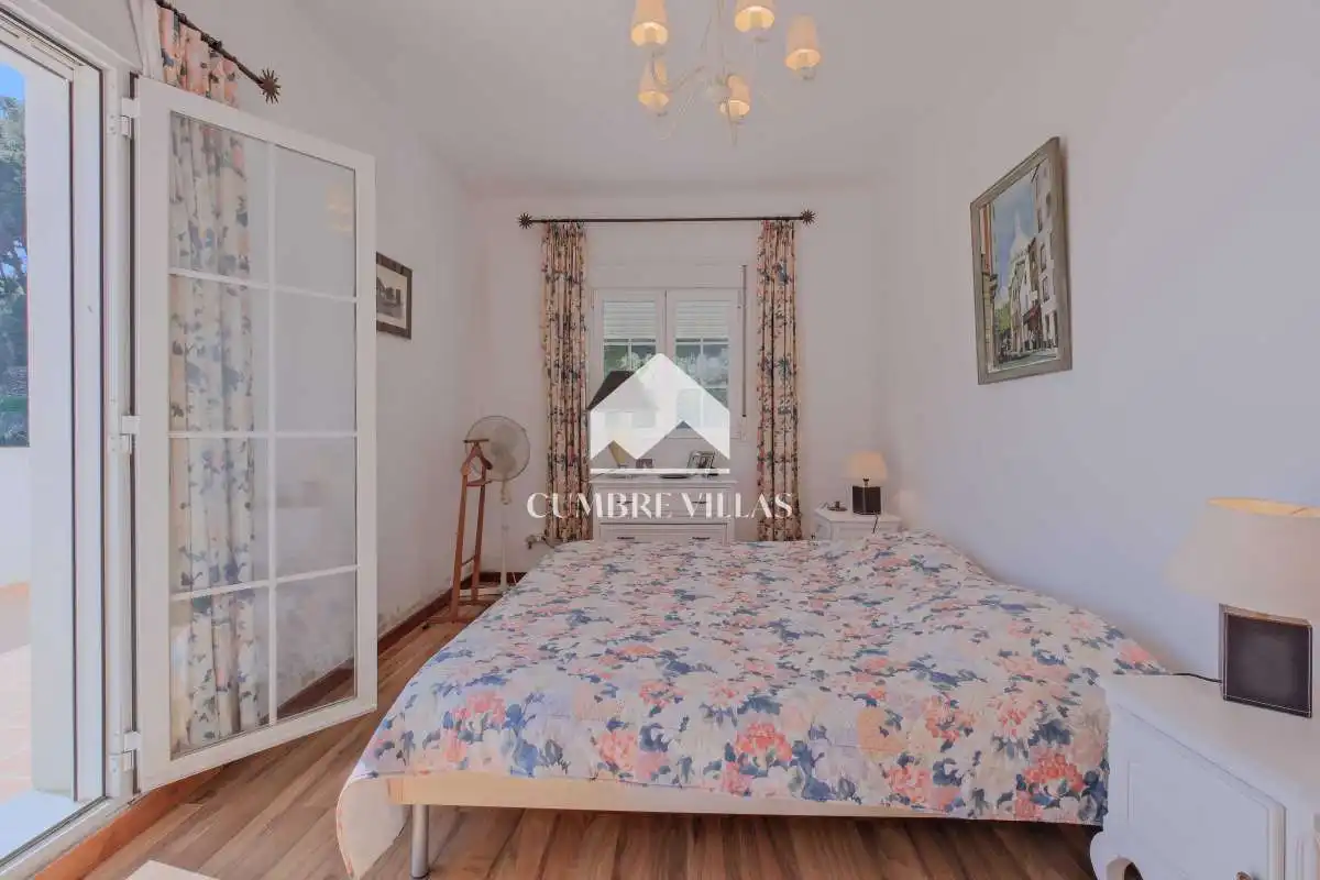 Dormitori de Casa o xalet en venda en Almuñécar amb Calefacció, Jardí privat i Terrassa