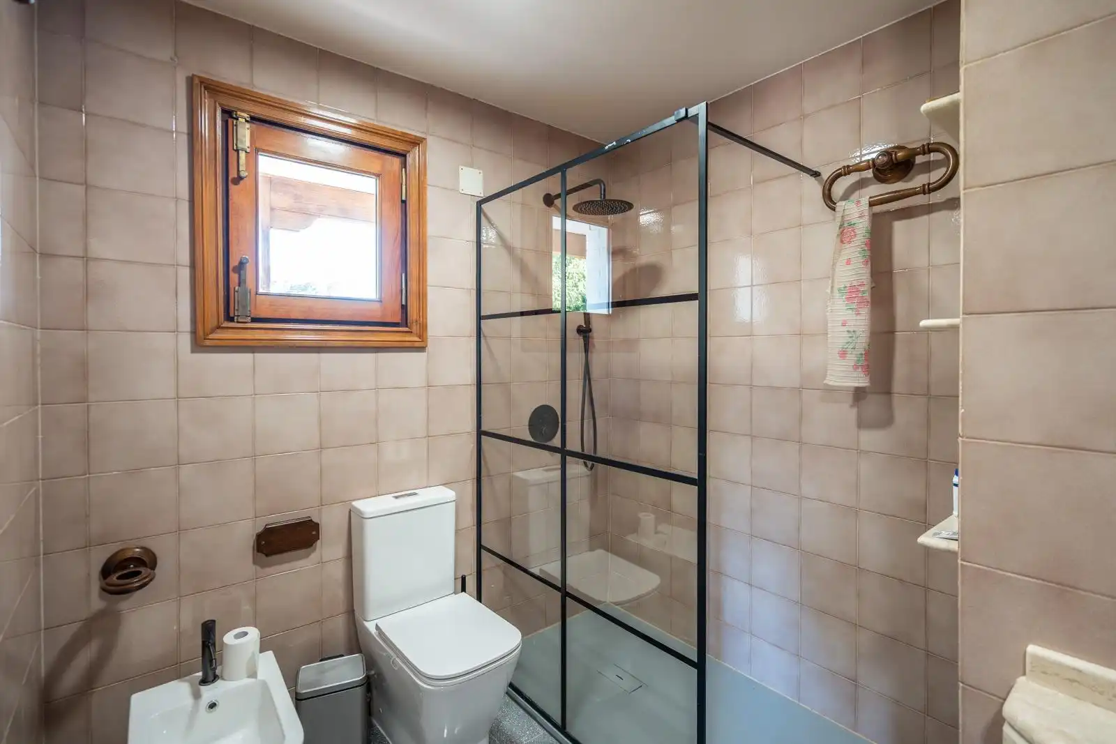 Baño de Casa o chalet en venta en Las Rozas de Madrid con Aire acondicionado, Calefacción y Jardín privado