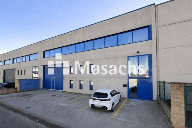 Nave industrial en Venta en Campllong