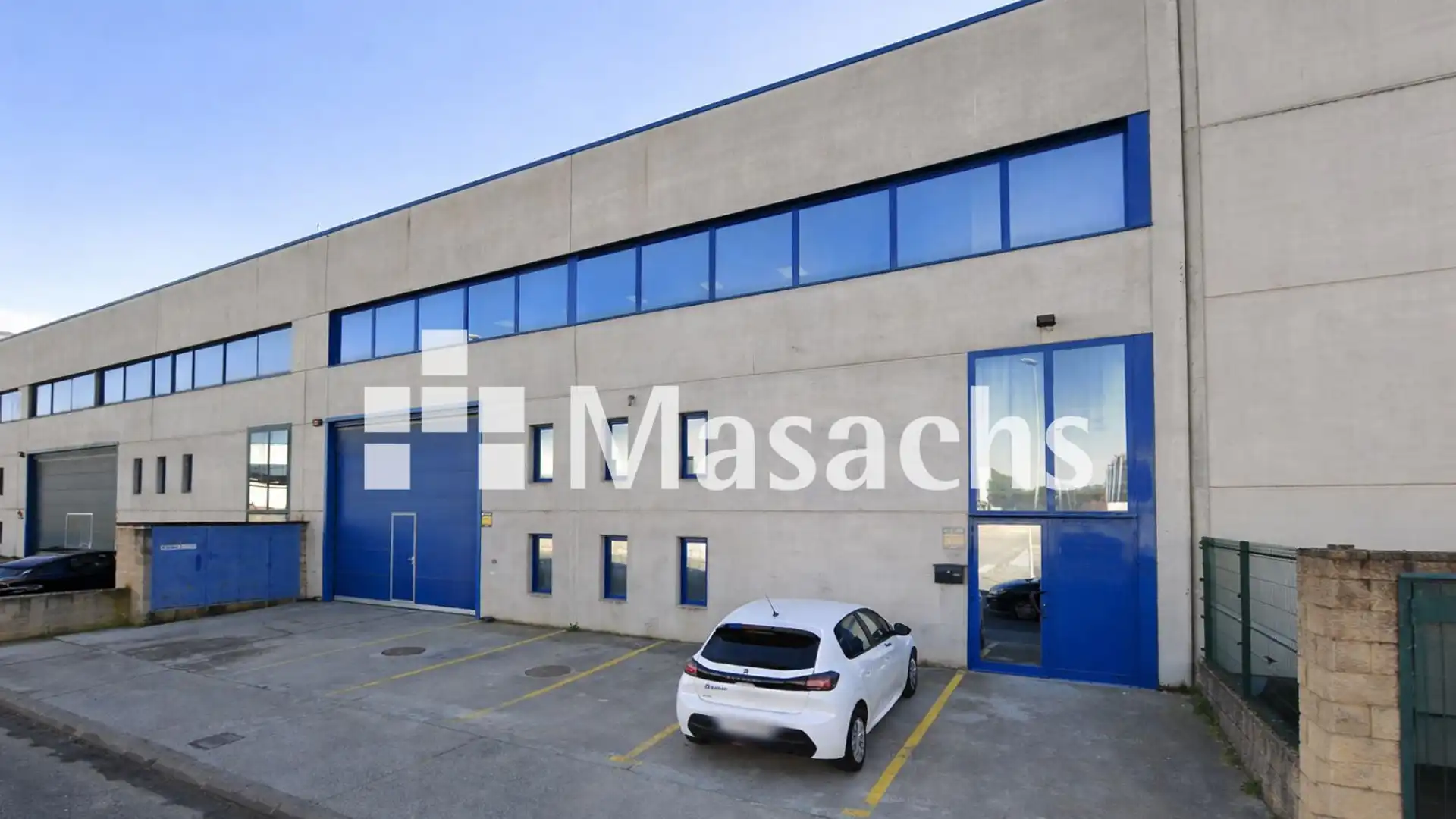 Nau industrial en venda a Campllong