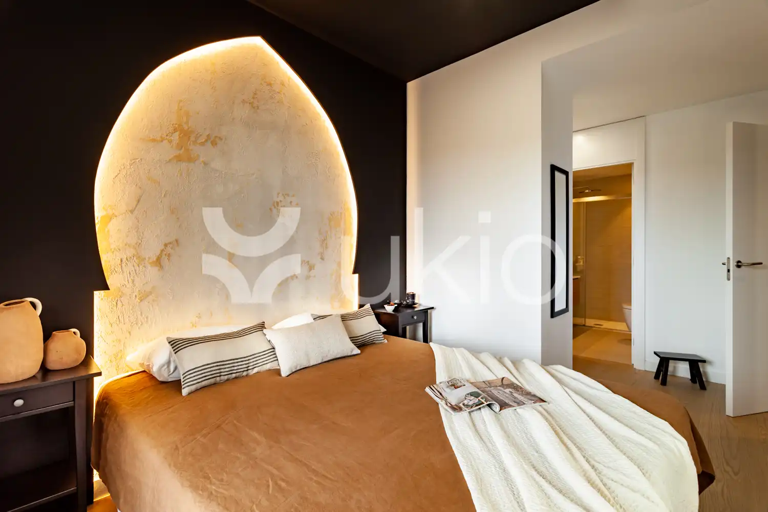Dormitori de Apartament de lloguer en Barcelona amb Aire condicionat, Terrassa i Moblat