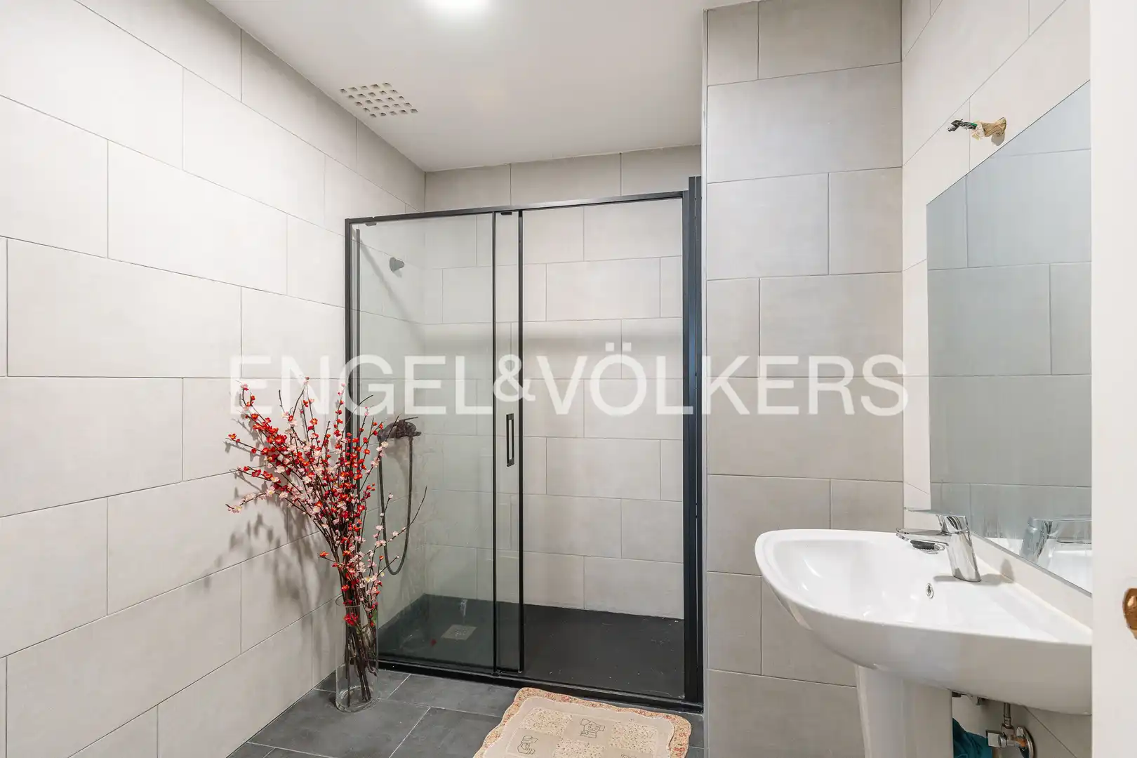 Bathroom of Houses for sale in San Lorenzo de El Escorial  with Heating, Private garden and Terrace