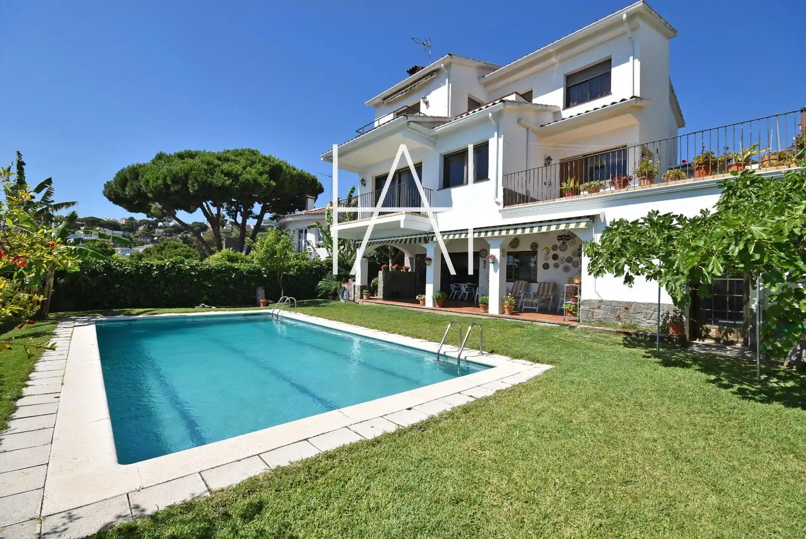 Casa con piscina en venta en Teià