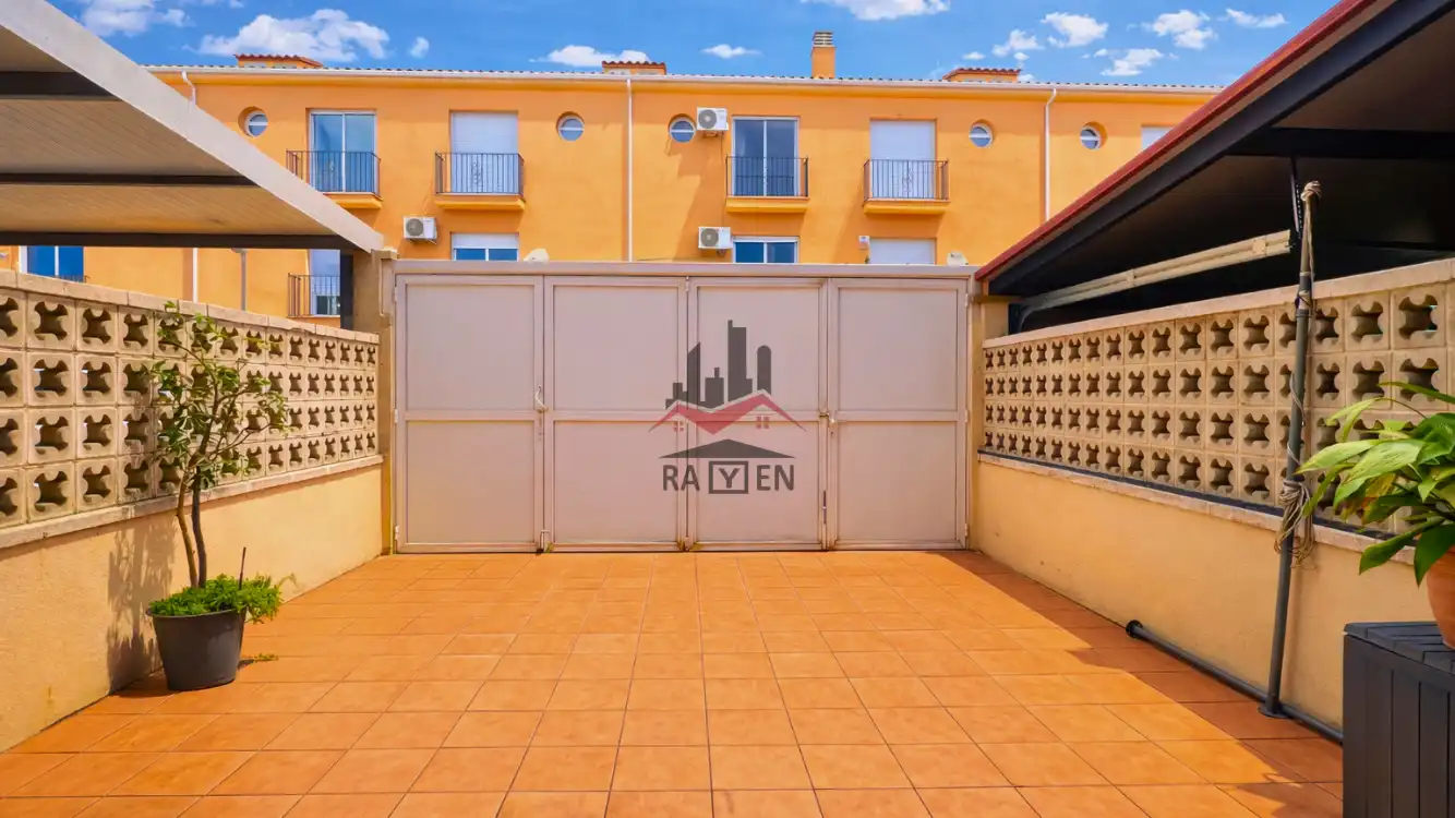 Casa adosada en venda a Puigmal - Mas Nou