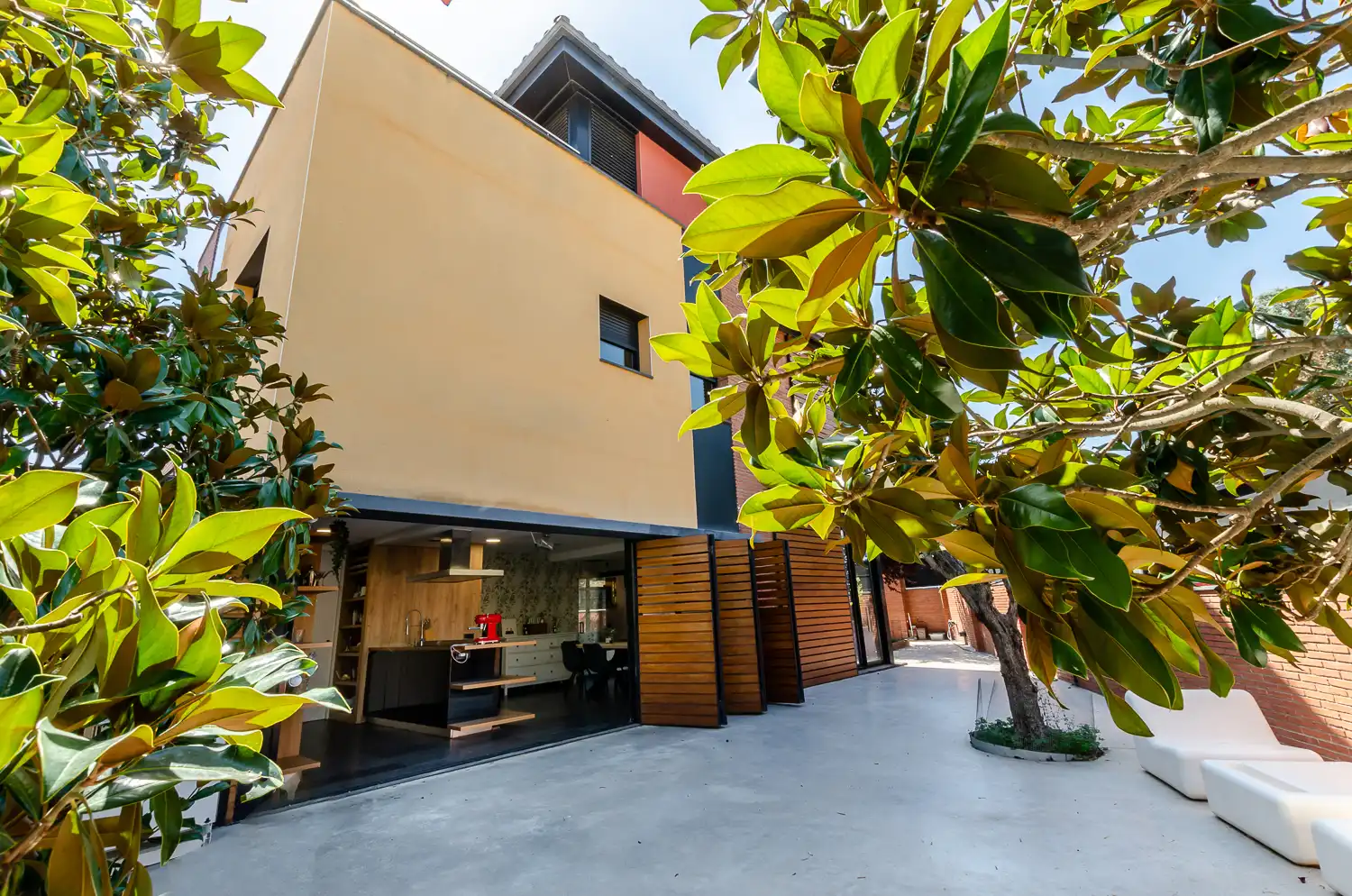 Detached house with garden for sale in Carrer Chet Baker, imagen 4
