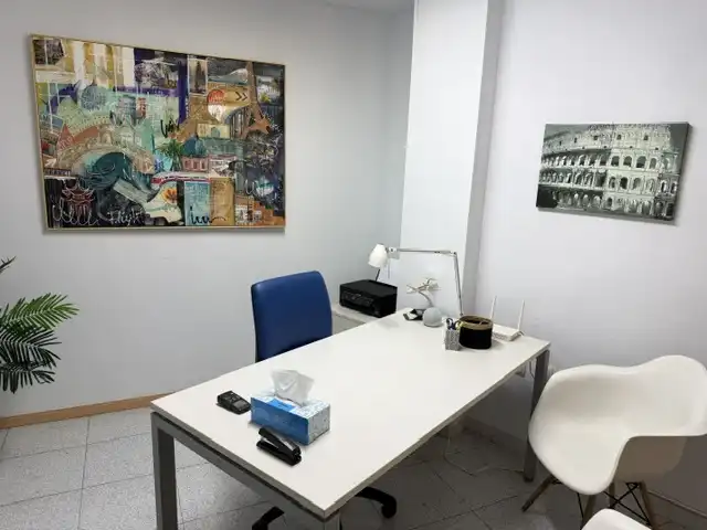 Büro zum Verkauf in Girona mit Klimaanlage und Heizung