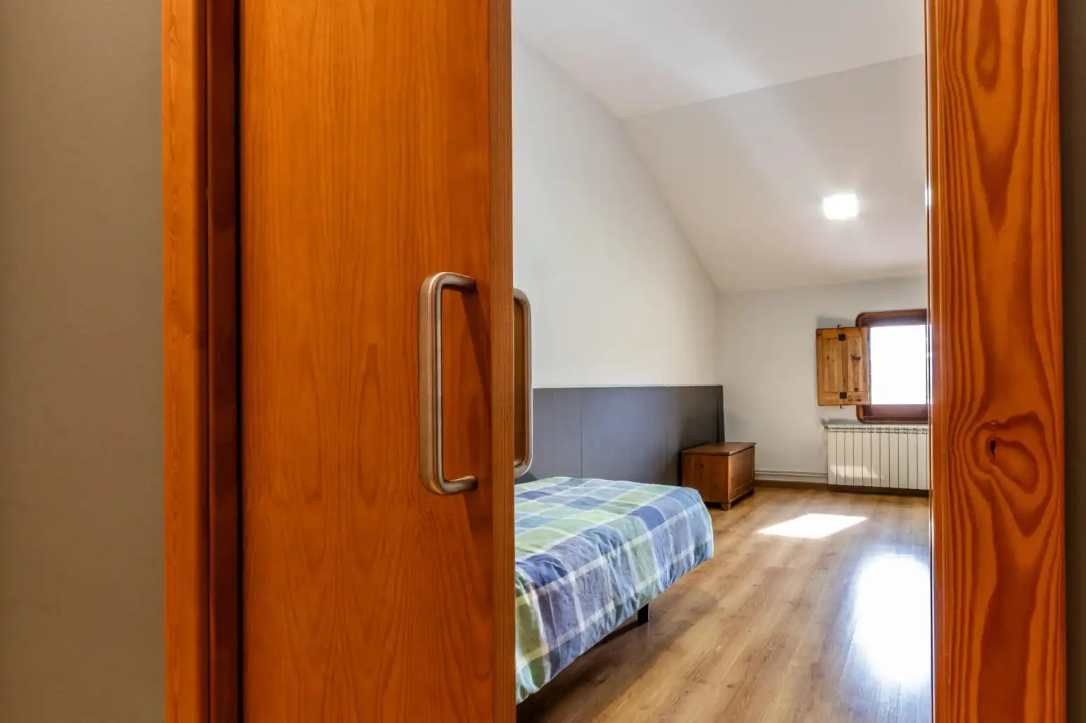 Habitación de Casa adosada en venta en Terrassa con Calefacción, Parquet y Terraza