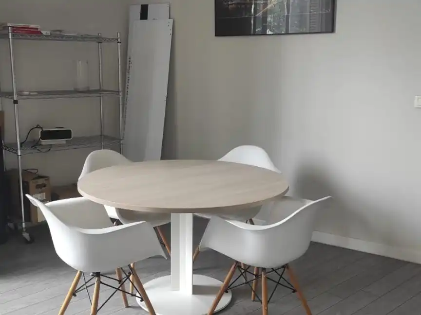 Comedor de Oficina de alquiler en Madrid con Aire acondicionado, Calefacción y Amueblado