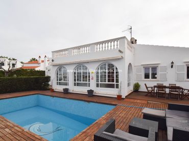 Chalet con piscina en venta en Cala d'en Bosch - Serpentona