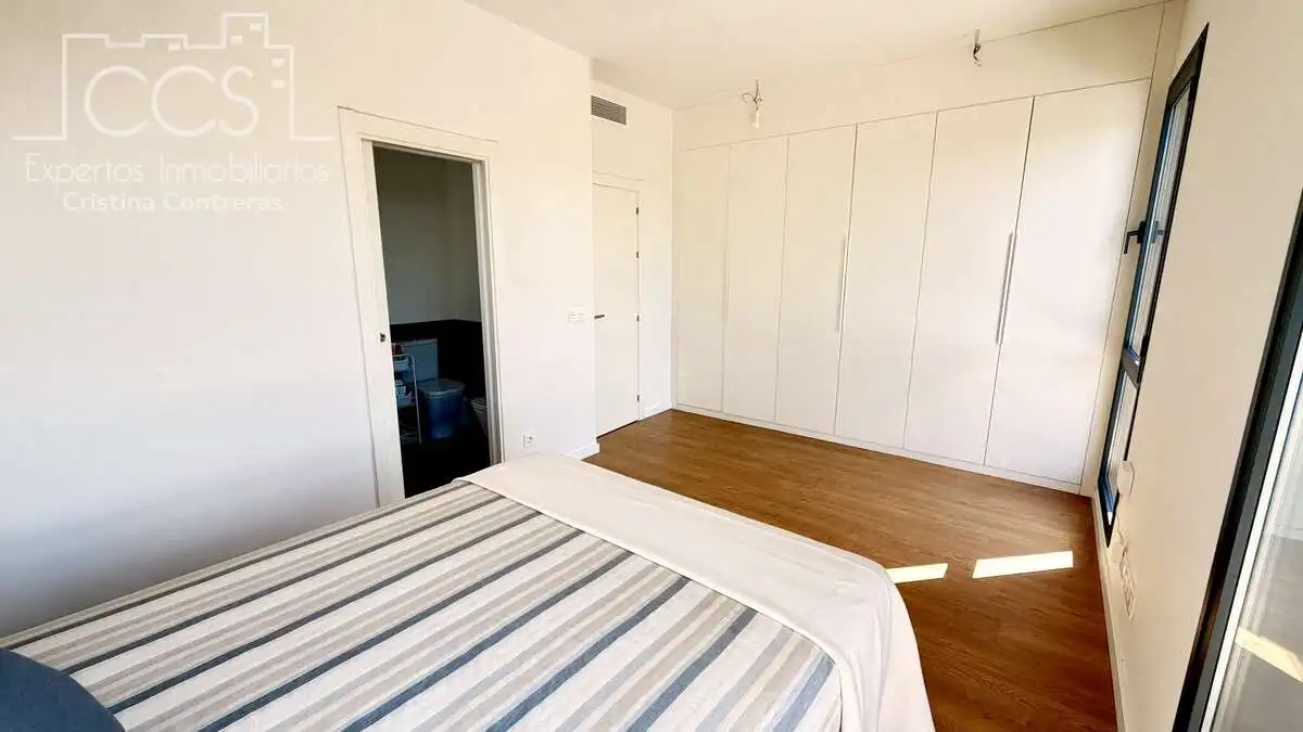 Dormitori de Casa adosada en venda en Mairena del Aljarafe amb Aire condicionat, Terrassa i Traster