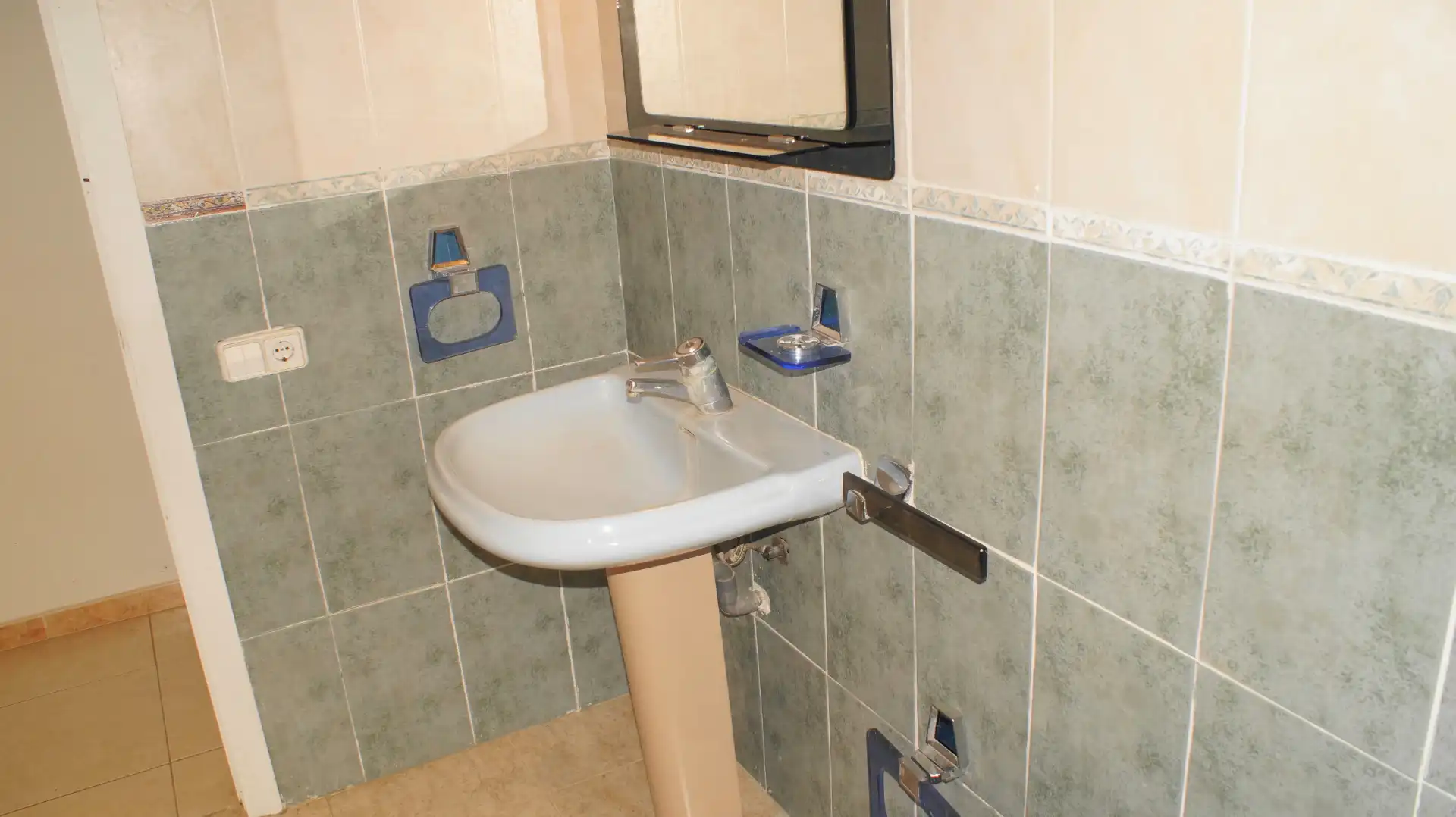 Bathroom of Houses for rent to own in Santa Eulàlia de Ronçana  with Private garden, Terrace and Swimming Pool