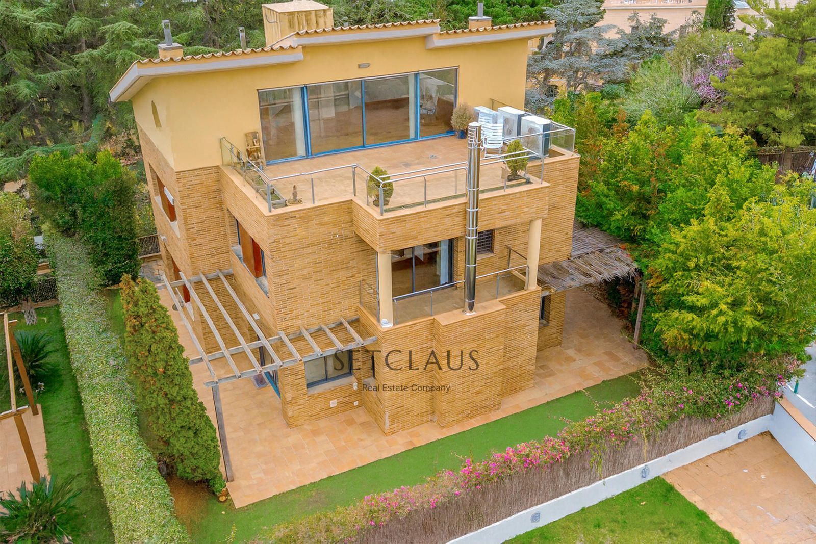 Vista exterior de Casa o chalet en venta en Alella con Aire acondicionado, Calefacción y Jardín privado
