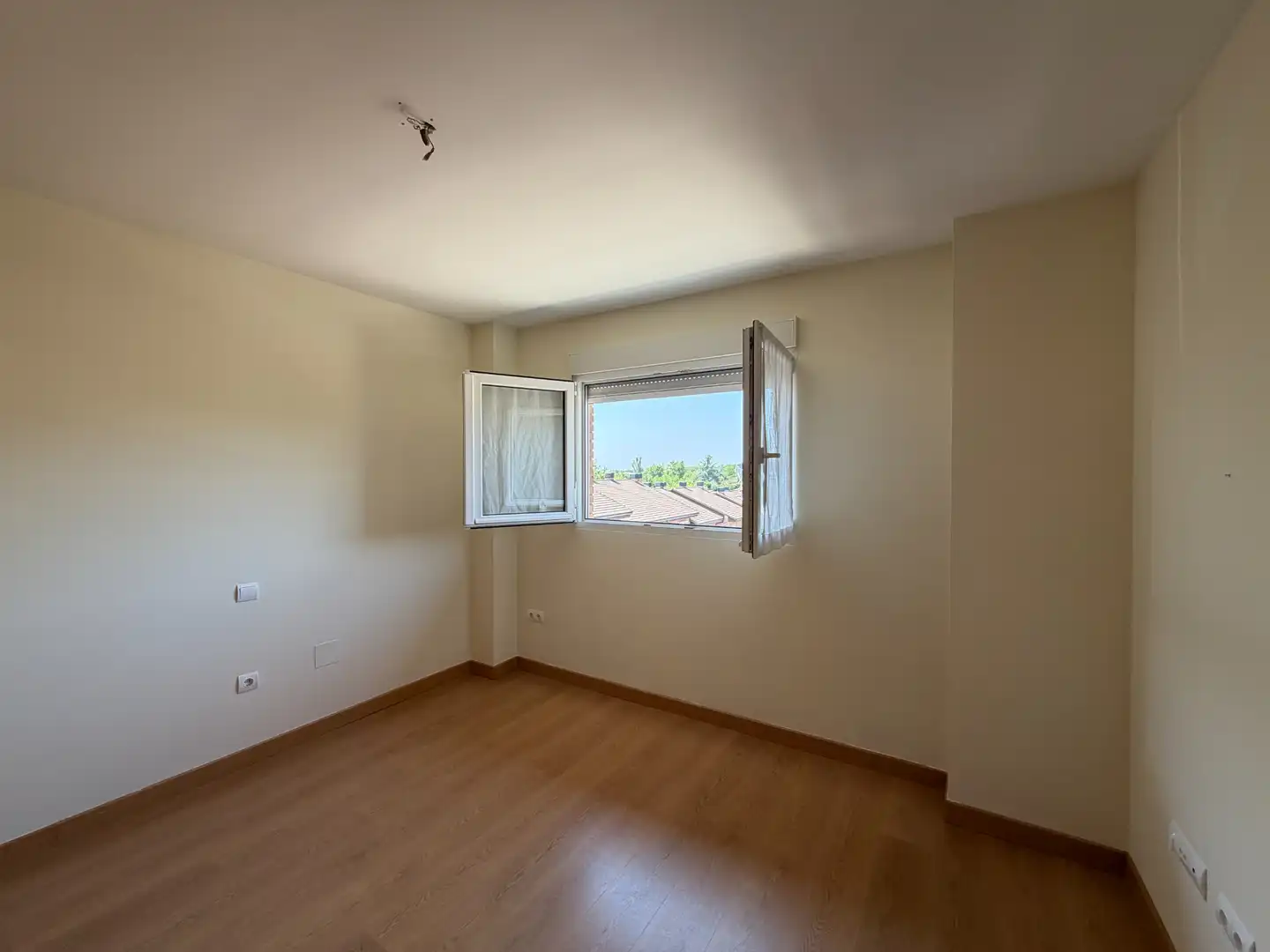 Habitación de Casa o chalet en venta en Colmenar Viejo con Calefacción, Jardín privado y Terraza