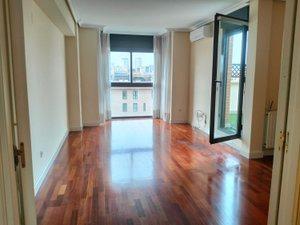 Photo 2 of Attic for rent in Calle de Vicente Blasco Ibáñez, Sanchinarro,  Madrid Capital