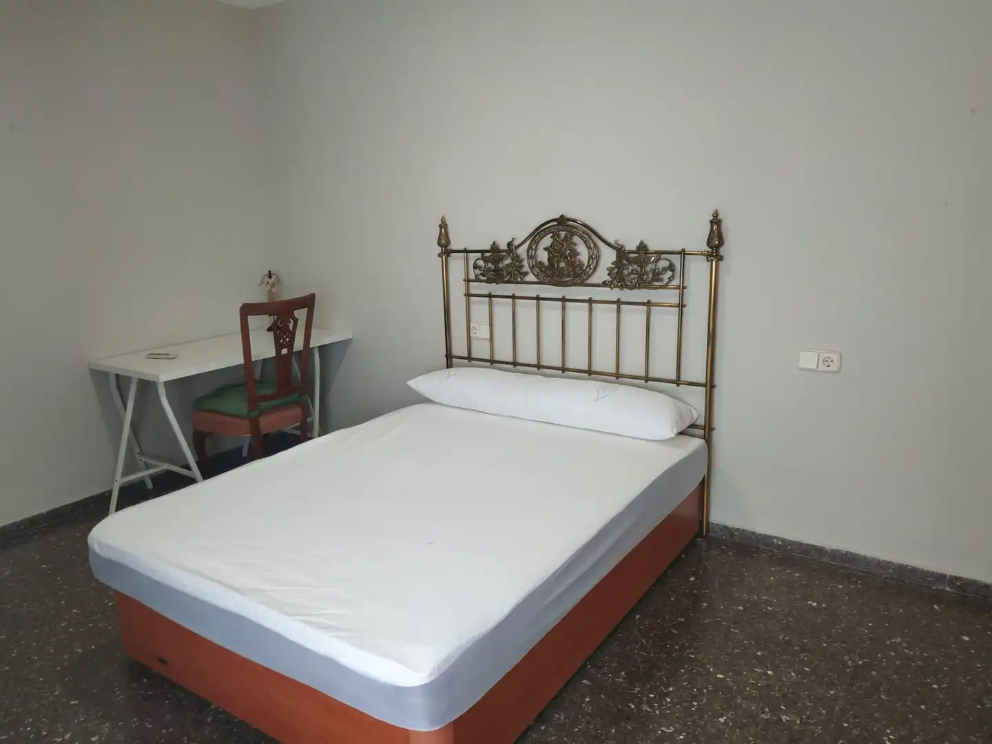 Habitación de Piso de alquiler en Valencia con Amueblado, Horno y Lavadora