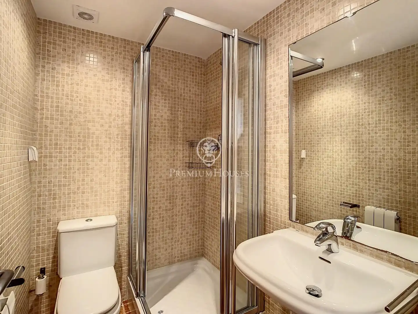 Baño de Casa adosada en venta en Arenys de Munt con Aire acondicionado, Calefacción y Jardín privado