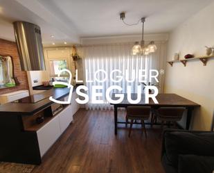 Cuina de Pis de lloguer en Mataró amb Aire condicionat, Terrassa i Moblat