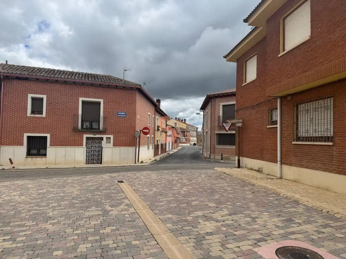Vista exterior de Piso en venta en Cigales con Calefacción, Terraza y Trastero