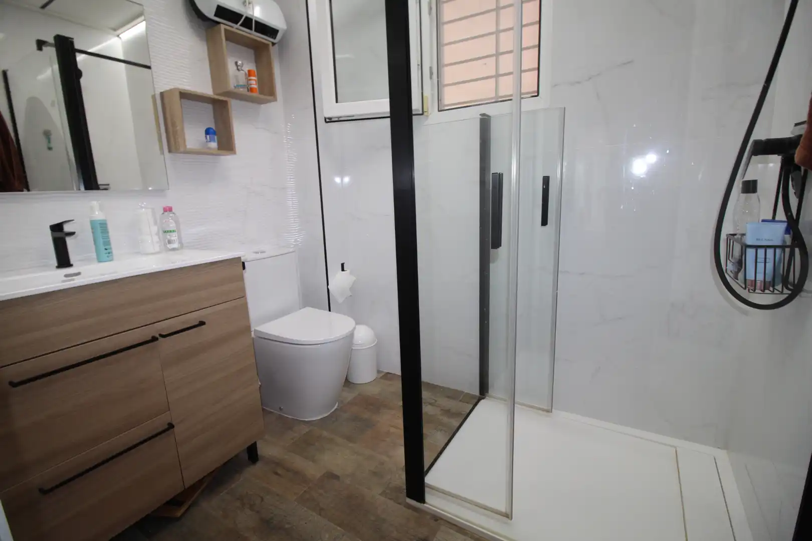 Baño de Casa o chalet en venta en Llombai con Aire acondicionado, Calefacción y Jardín privado