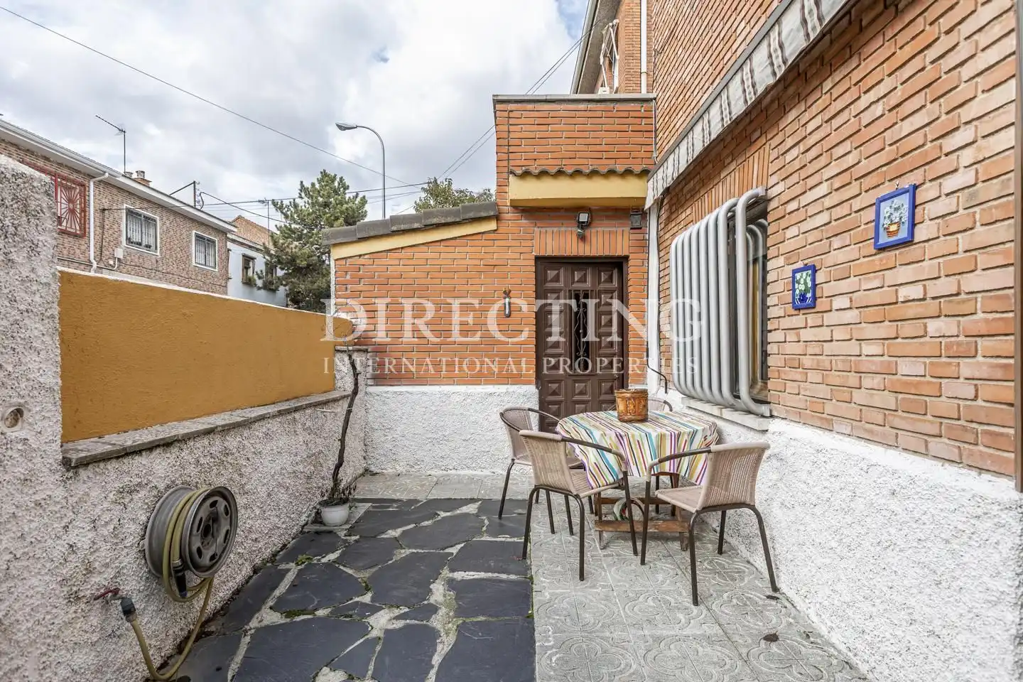 Vista exterior de Casa o xalet en venda en Madrid amb Aire condicionat, Calefacció i Jardí privat