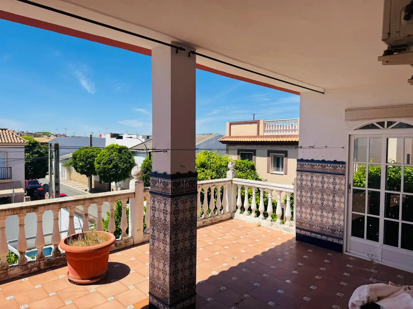 Terrassa de Casa adosada en venda en La Rinconada amb Aire condicionat, Jardí privat i Terrassa