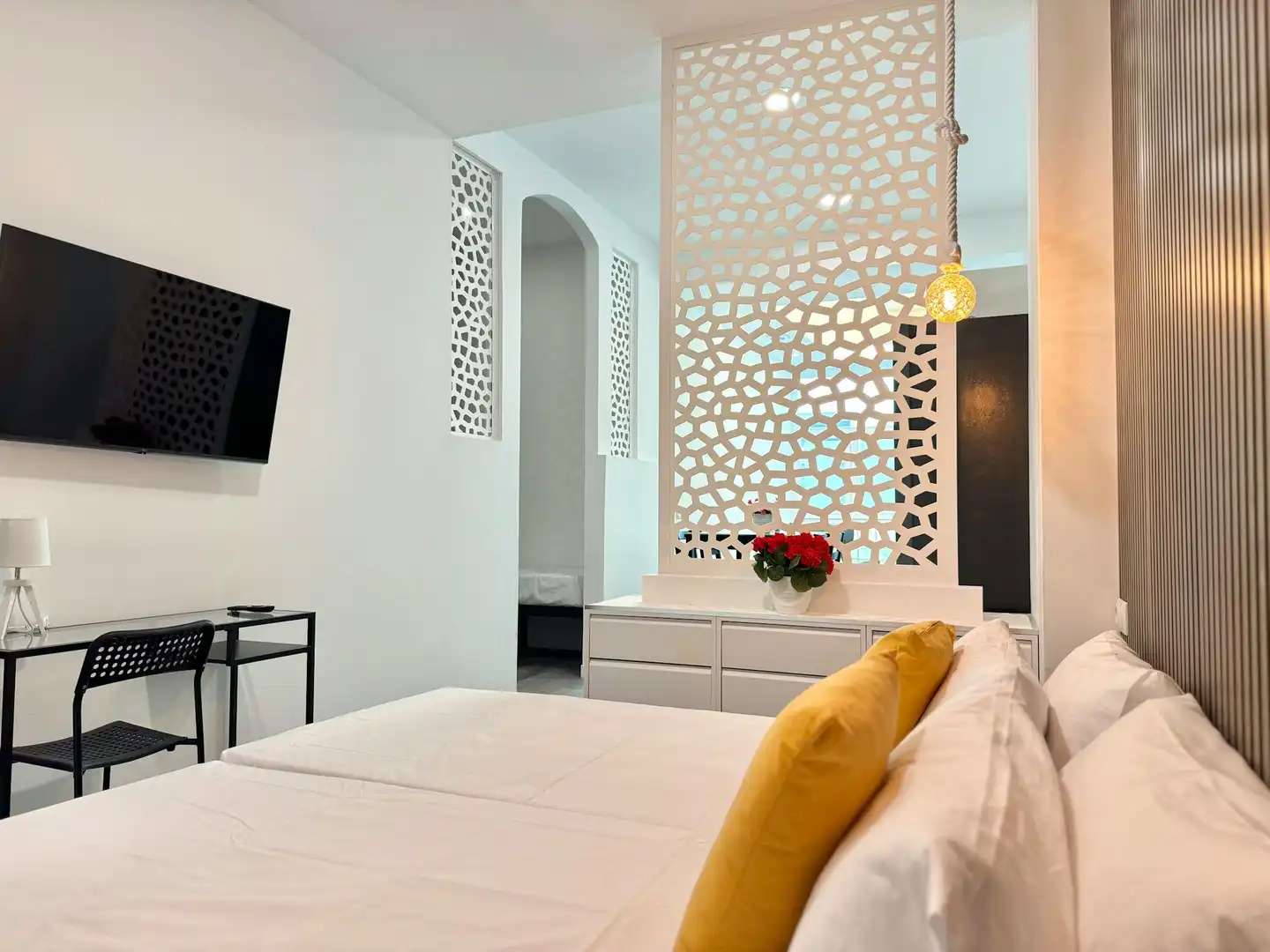 Schlafzimmer von Wohnung zur Miete in Valencia mit Klimaanlage, Heizung und Privatgarten