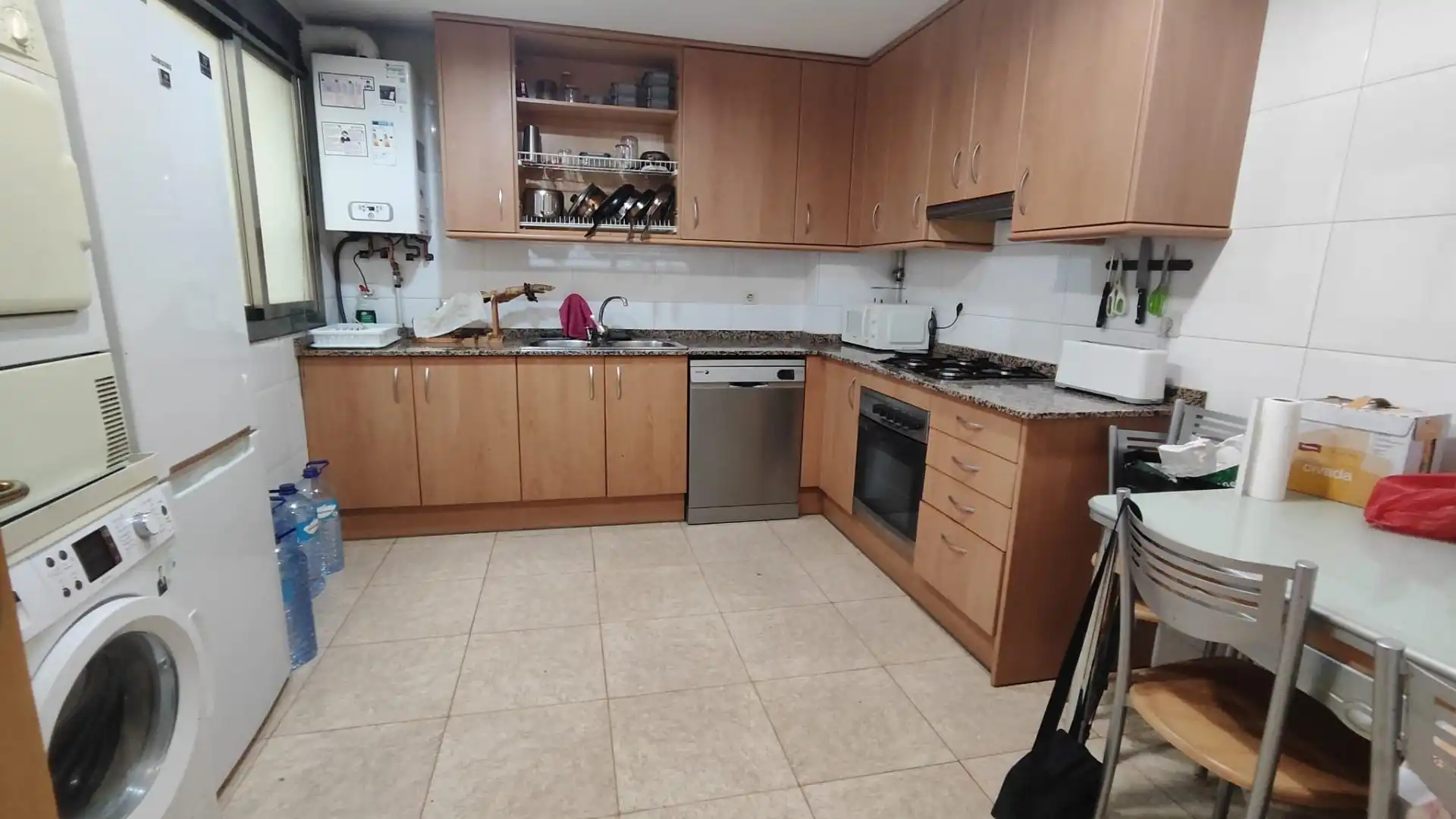 Küche von Wohnung zum Verkauf in Sabadell mit Heizung und Abstellraum