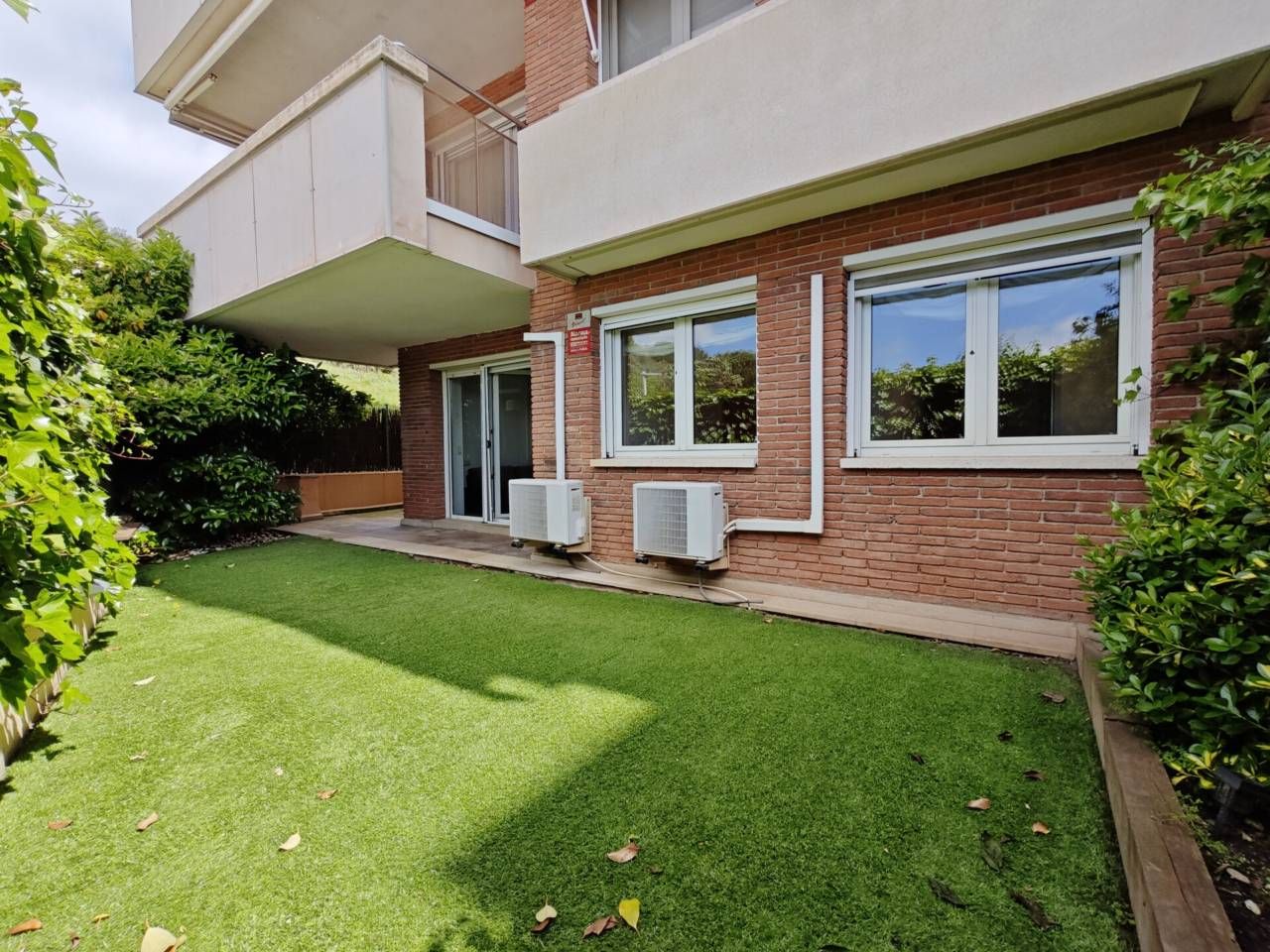 Jardí de Pis en venda en Manresa amb Aire condicionat, Calefacció i Jardí privat