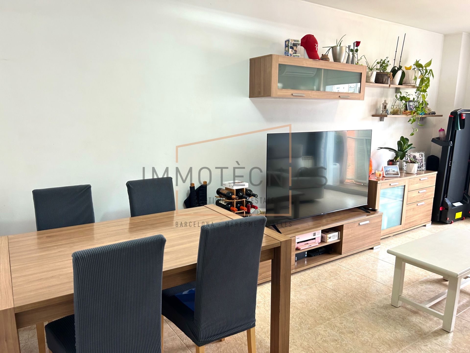 Living room of Flat for sale in Parets del Vallès  with Air Conditioner, Heating and Oven