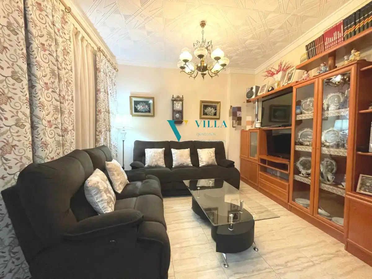 Sala de estar de Casa o chalet en venta en Alcalá de Guadaira con Aire acondicionado