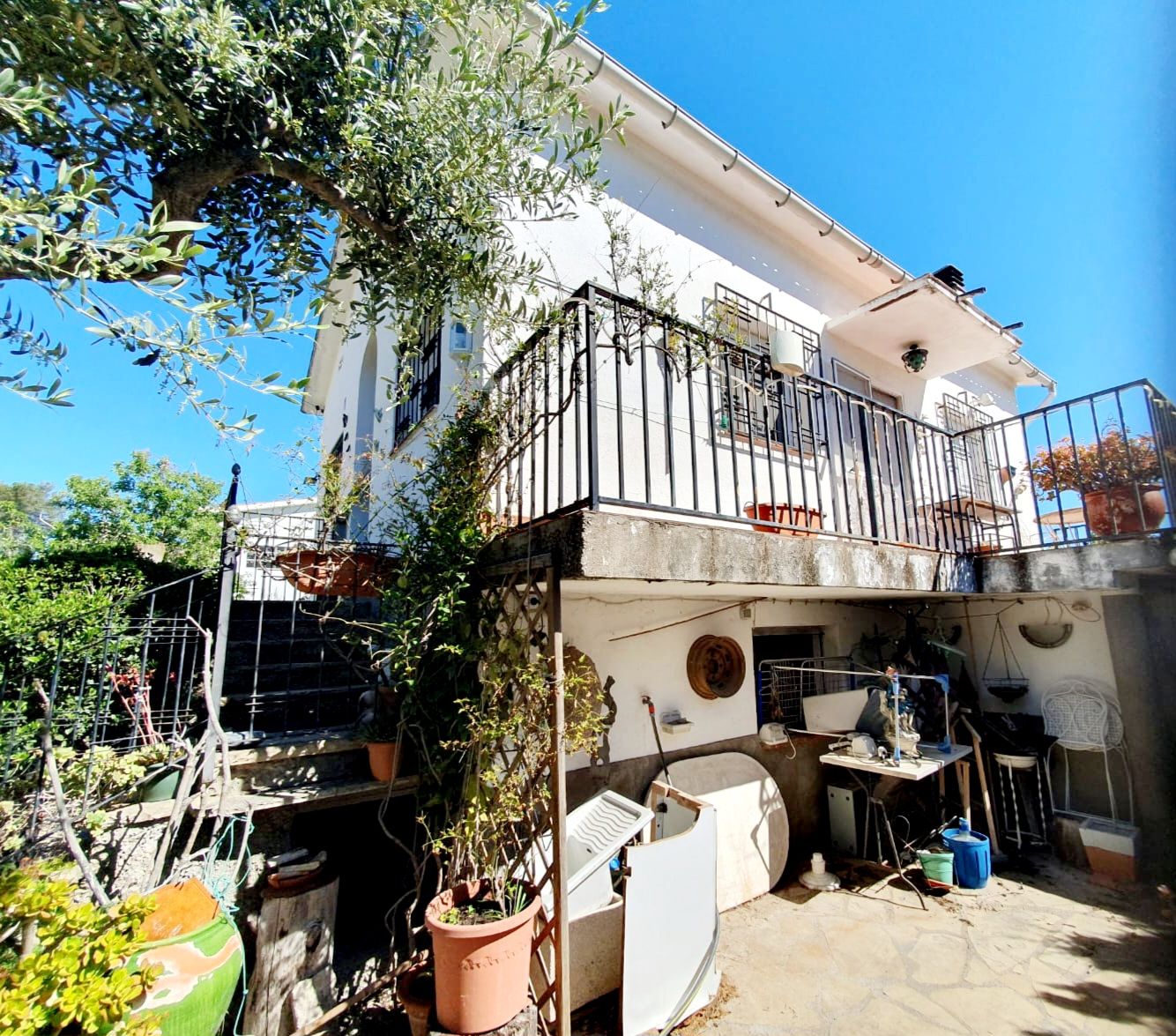 Exterior view of House or chalet for sale in Sant Esteve Sesrovires  with Air Conditioner, Private garden and Terrace